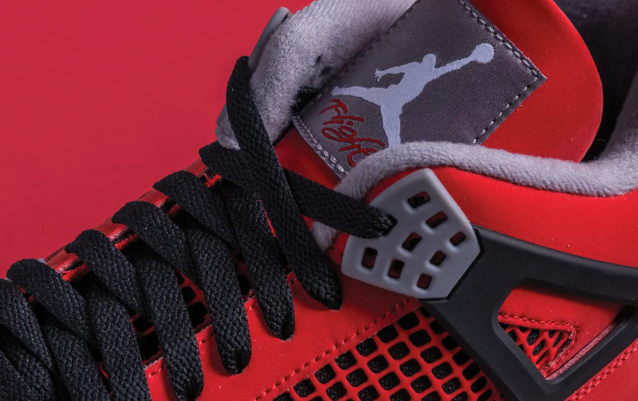 Đánh giá chi tiết siêu phẩm Air Jordan 4 Toro Bravo chuẩn bị tái xuất