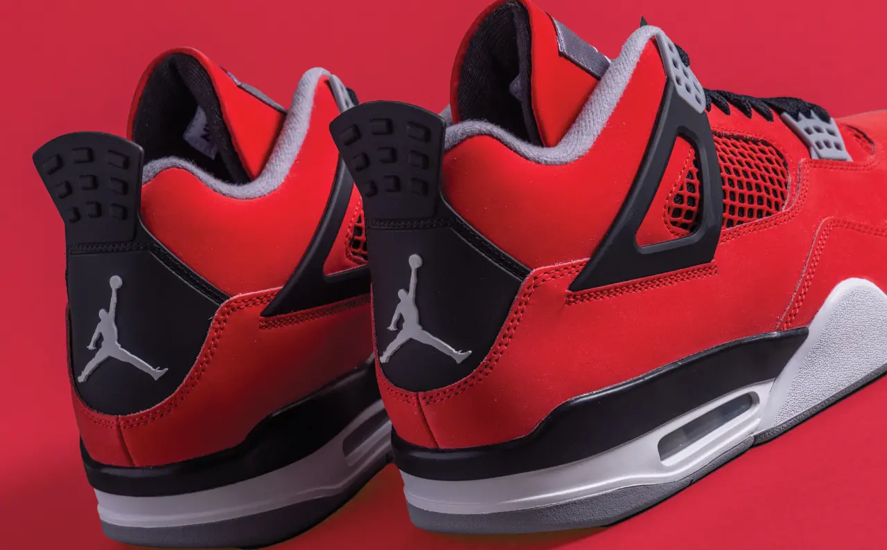 Đánh giá chi tiết siêu phẩm Air Jordan 4 Toro Bravo chuẩn bị tái xuất