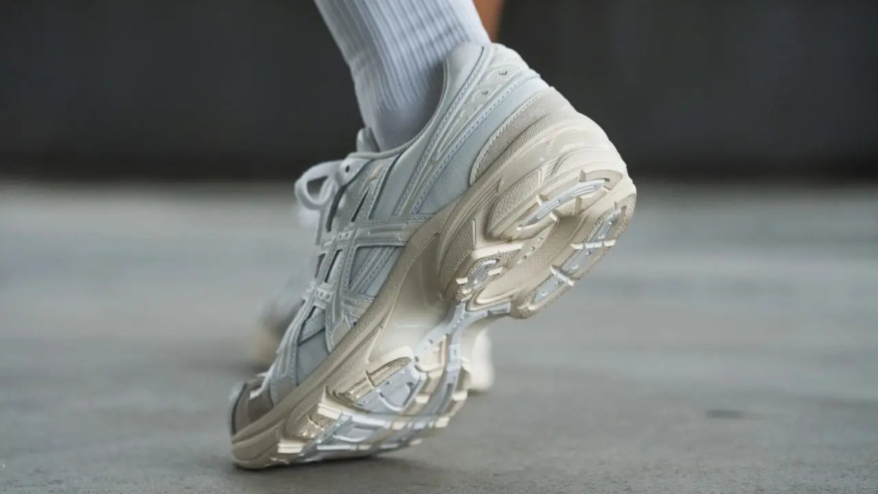 Hinh anh 1: ASICS GEL-1130 - Doi sneaker retro nang tam phong cach