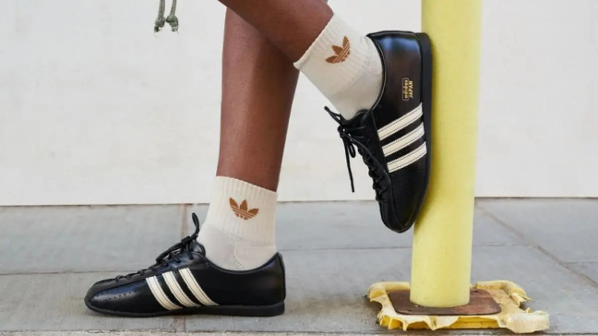 Bo suu tap adidas Summer Silhouette Edit voi cac mau sneaker hybrid ket hop phong cach the thao va ballet nu tinh.