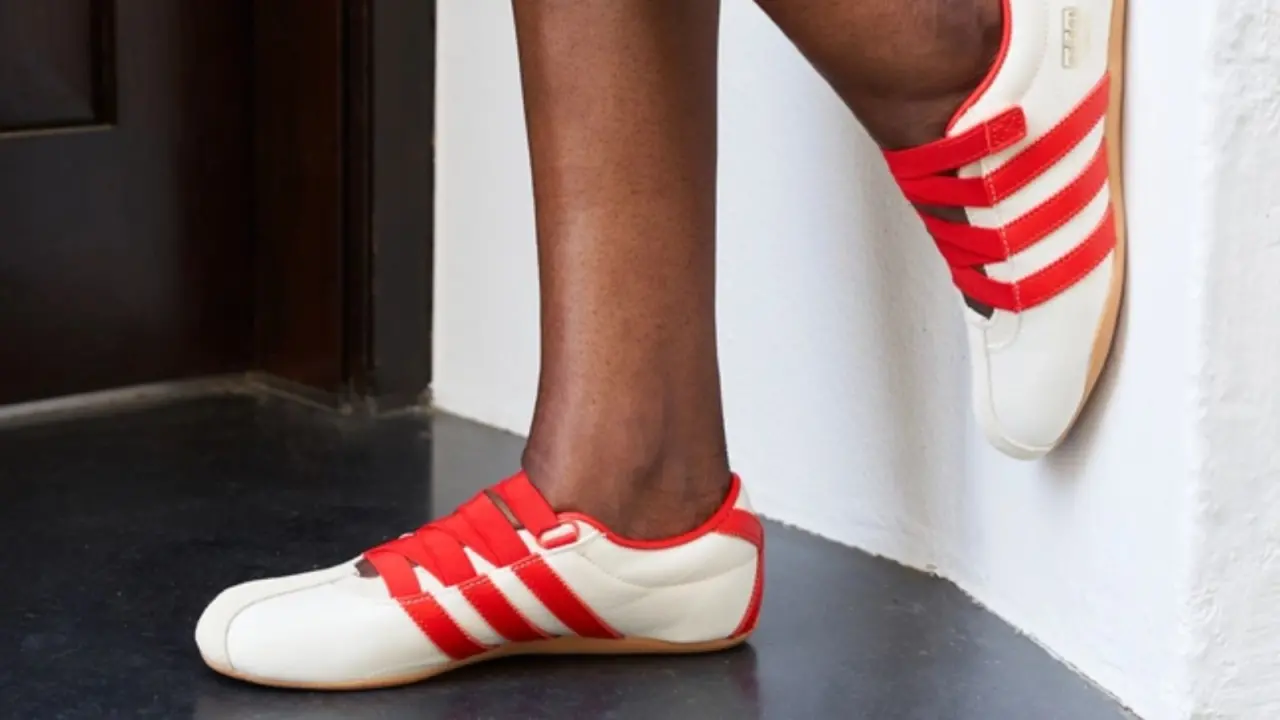Hinh anh 5: Bo suu tap adidas Summer Silhouette Edit voi cac mau sneaker hybrid ket hop phong cach the thao va ballet nu tinh.