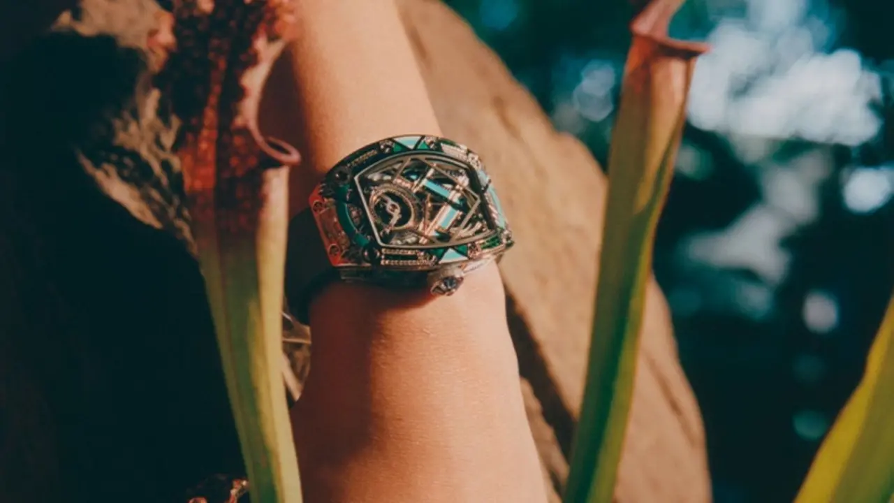 Hinh anh 5: Dong ho Richard Mille RM HJ-02 voi da quy va bo may tourbillon