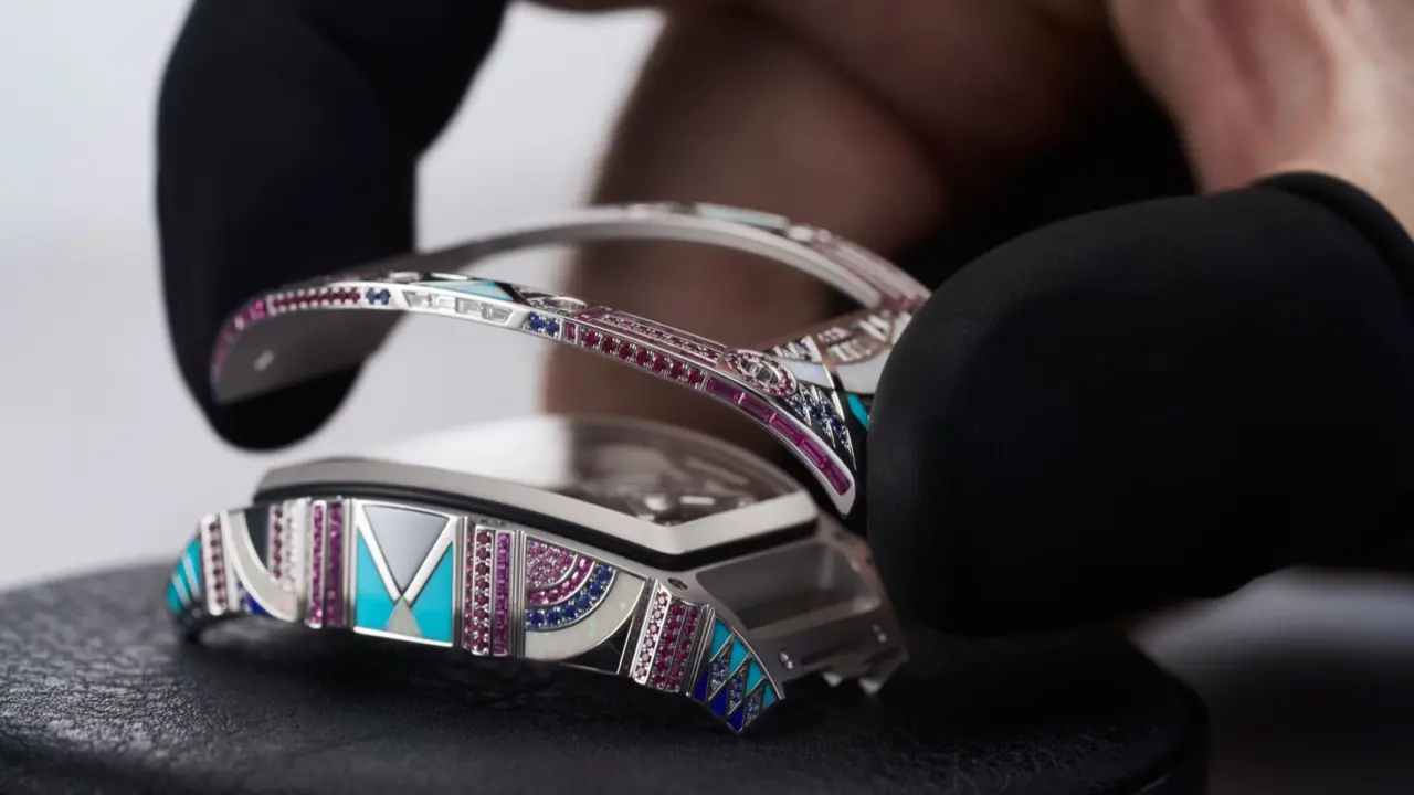 Hinh anh 7: Dong ho Richard Mille RM HJ-02 voi da quy va bo may tourbillon