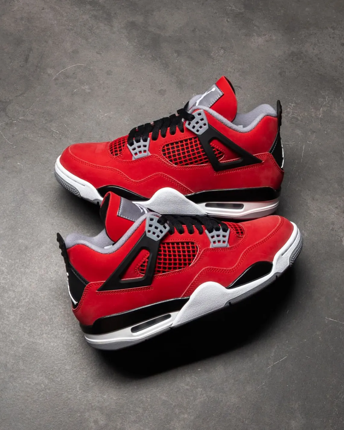 Đánh giá chi tiết siêu phẩm Air Jordan 4 Toro Bravo chuẩn bị tái xuất