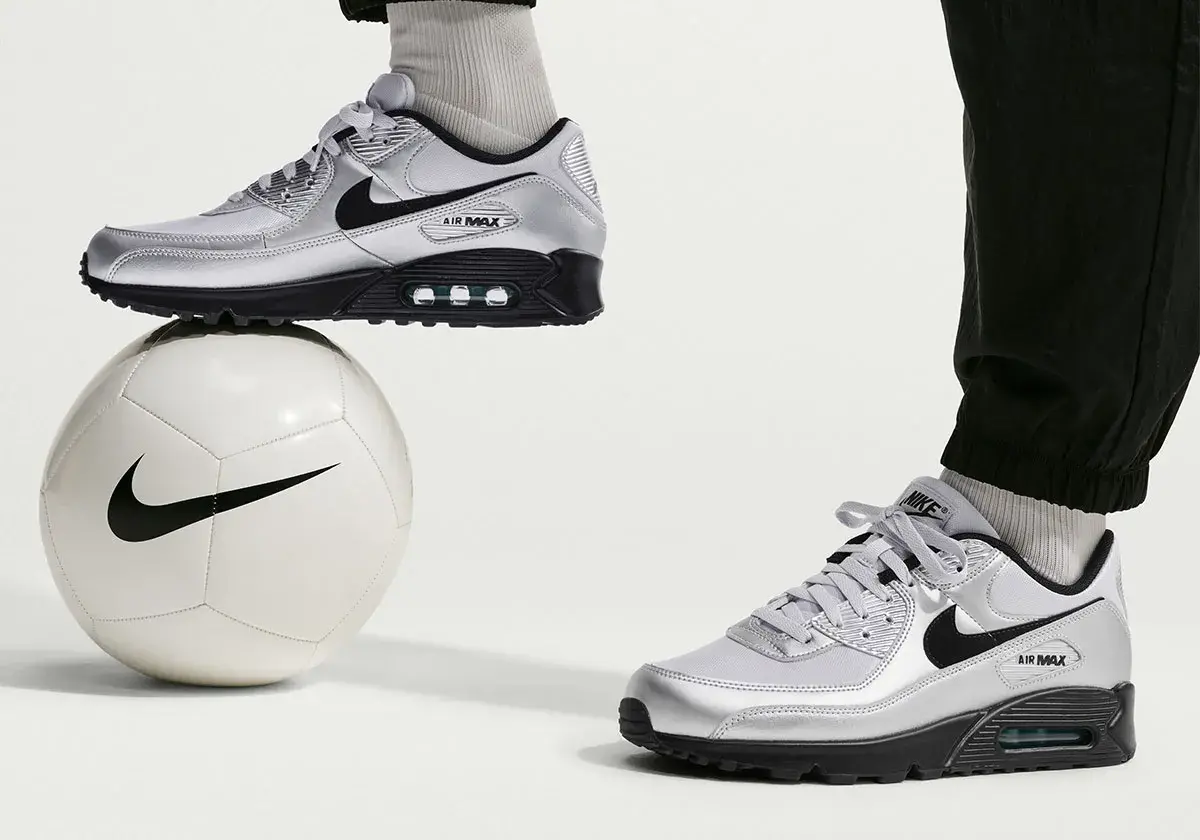 Alternative view of Giày Nike Air Max 90 'Scorpion' IV5974-001