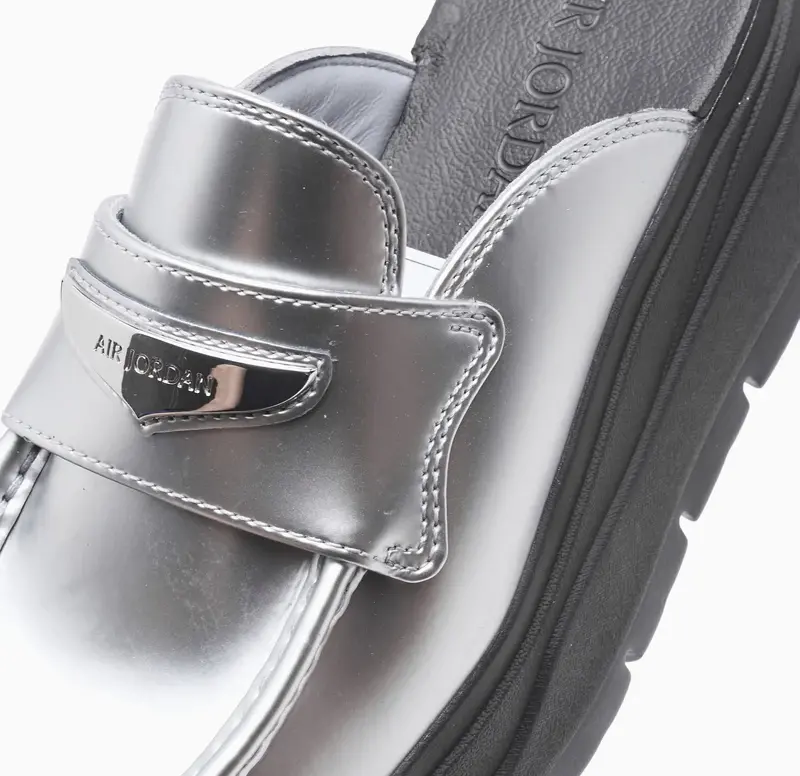 Alternative view of Dép Nike Air Jordan Mule SE 'Metallic Silver' IV5071-001