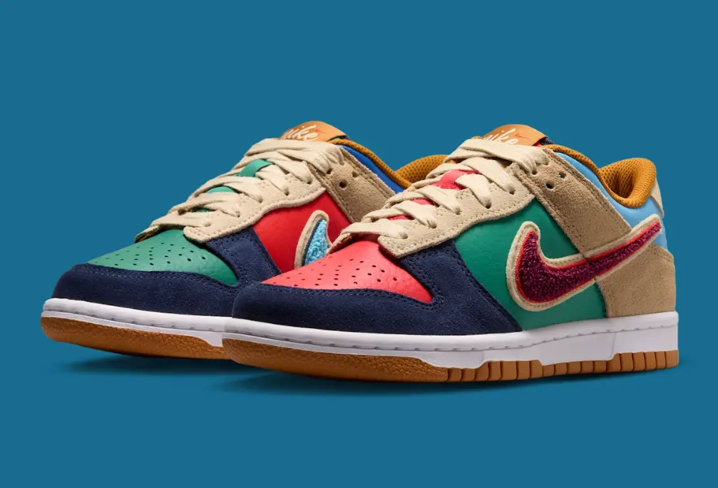 Alternative view of Giày Nike Dunk Low GS 'Mismatch' IV6203-410