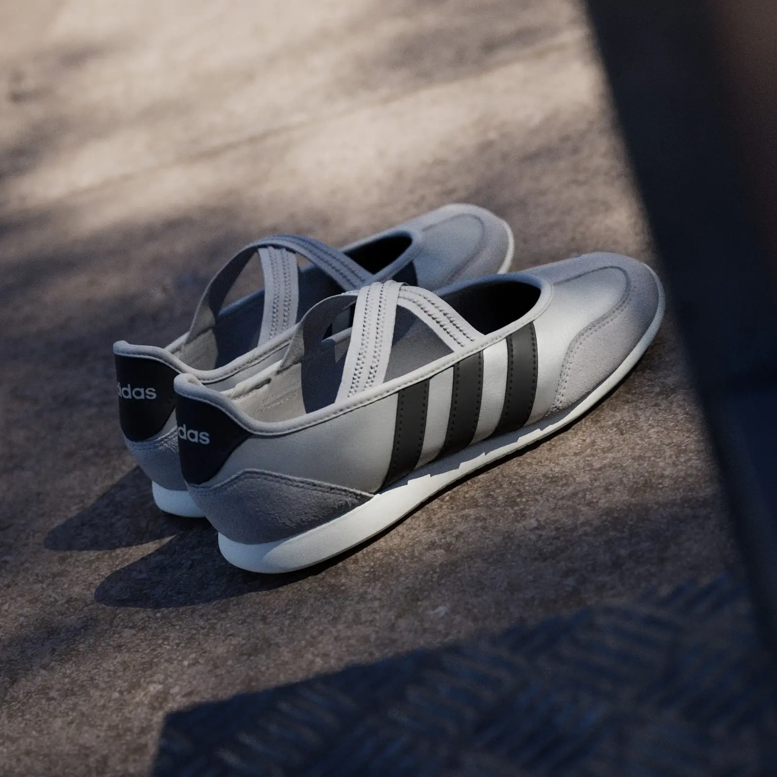 Giày Adidas Barreda Mary Jane 'Silver Metallic' HP3520 - Ảnh 5