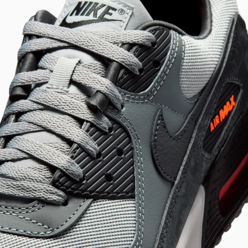 Alternative view of Giày Nike Air Max 90 'Hyper Crimson' IQ0172-900