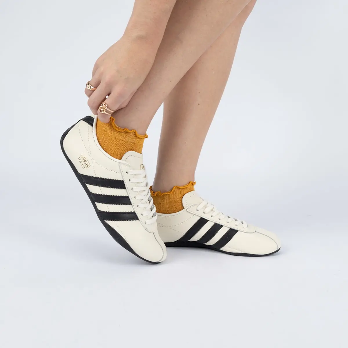 Alternative view of Giày Adidas Tokyo 'Off White' JQ0597