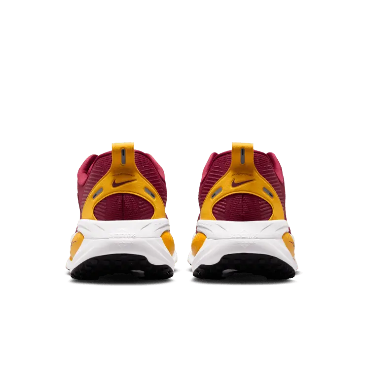 Alternative view of Giày Nike College Vomero 18 'Team Crimson' IQ6894-600