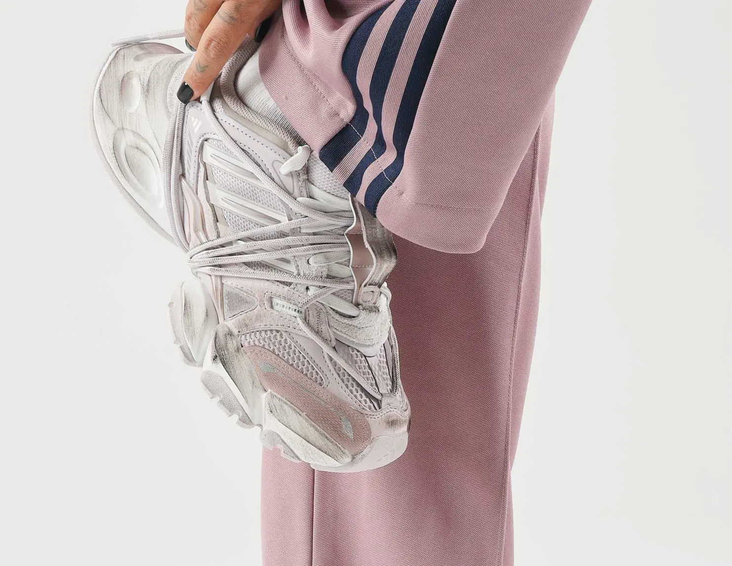 Alternative view of Giày Adidas XLG Deluxe 2.0 'Grey Metallic' KZ7203