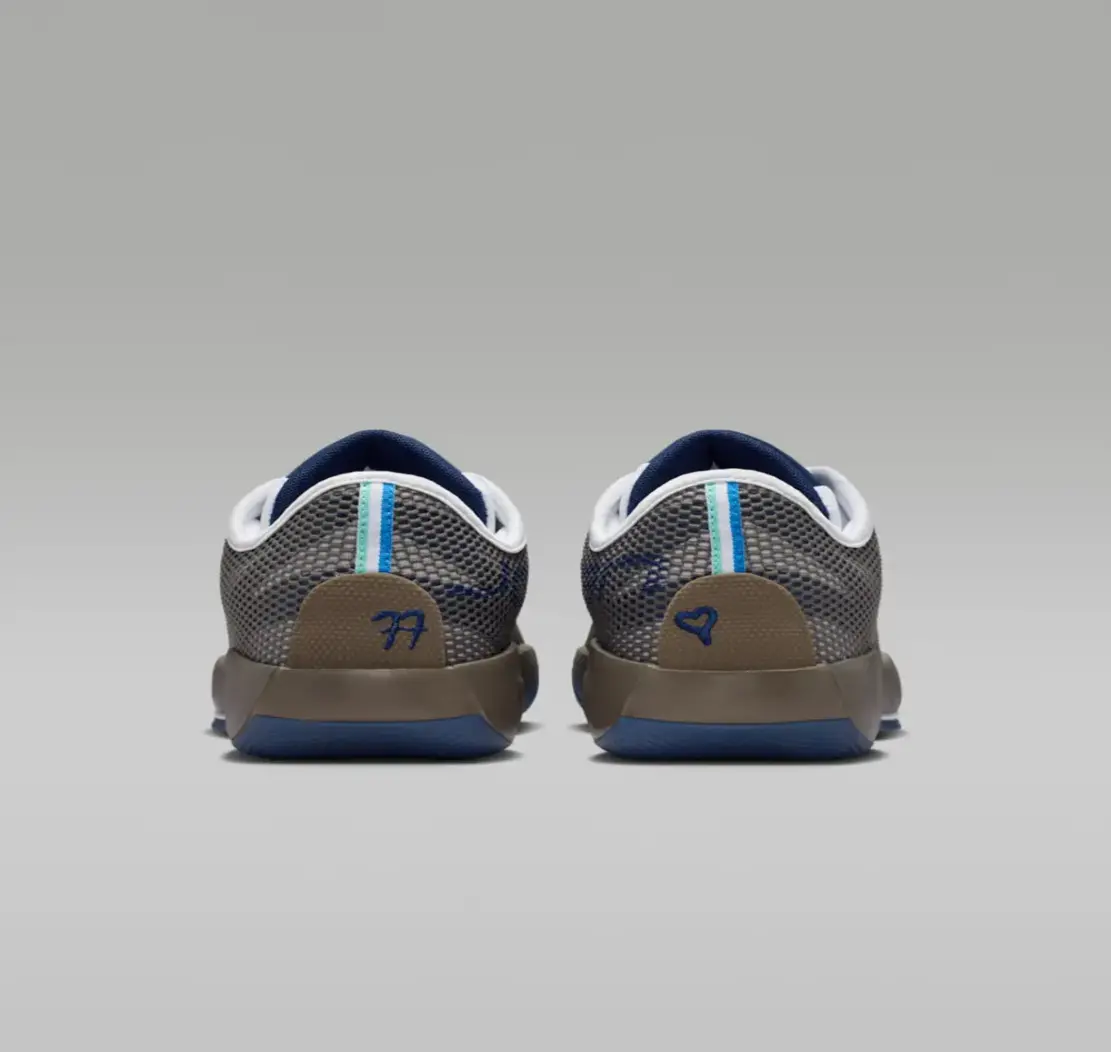 Alternative view of Giày Nike Luka 77 'Olive Grey' IF1611-002