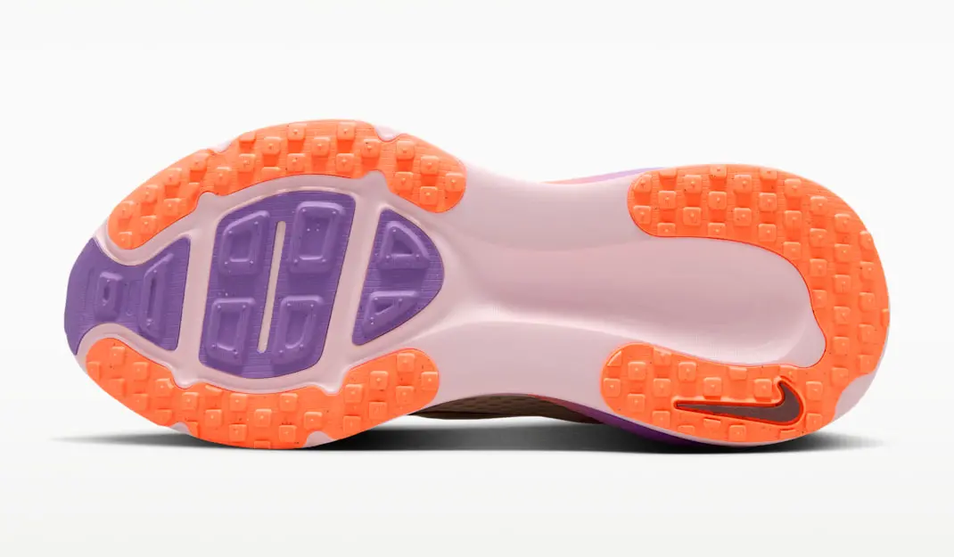 Alternative view of Giày Nike Vomero 18 'Chalk Bright Violet' HM6804-113