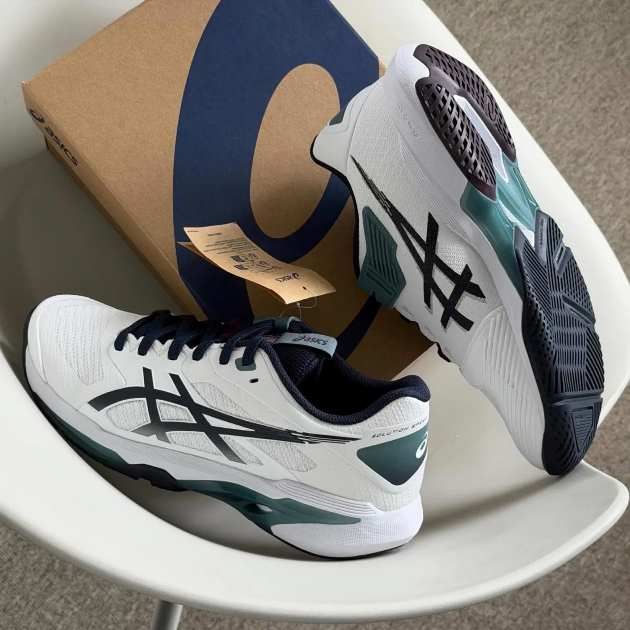 Đánh giá chi tiết giày tennis ASICS Solution Speed FF 4