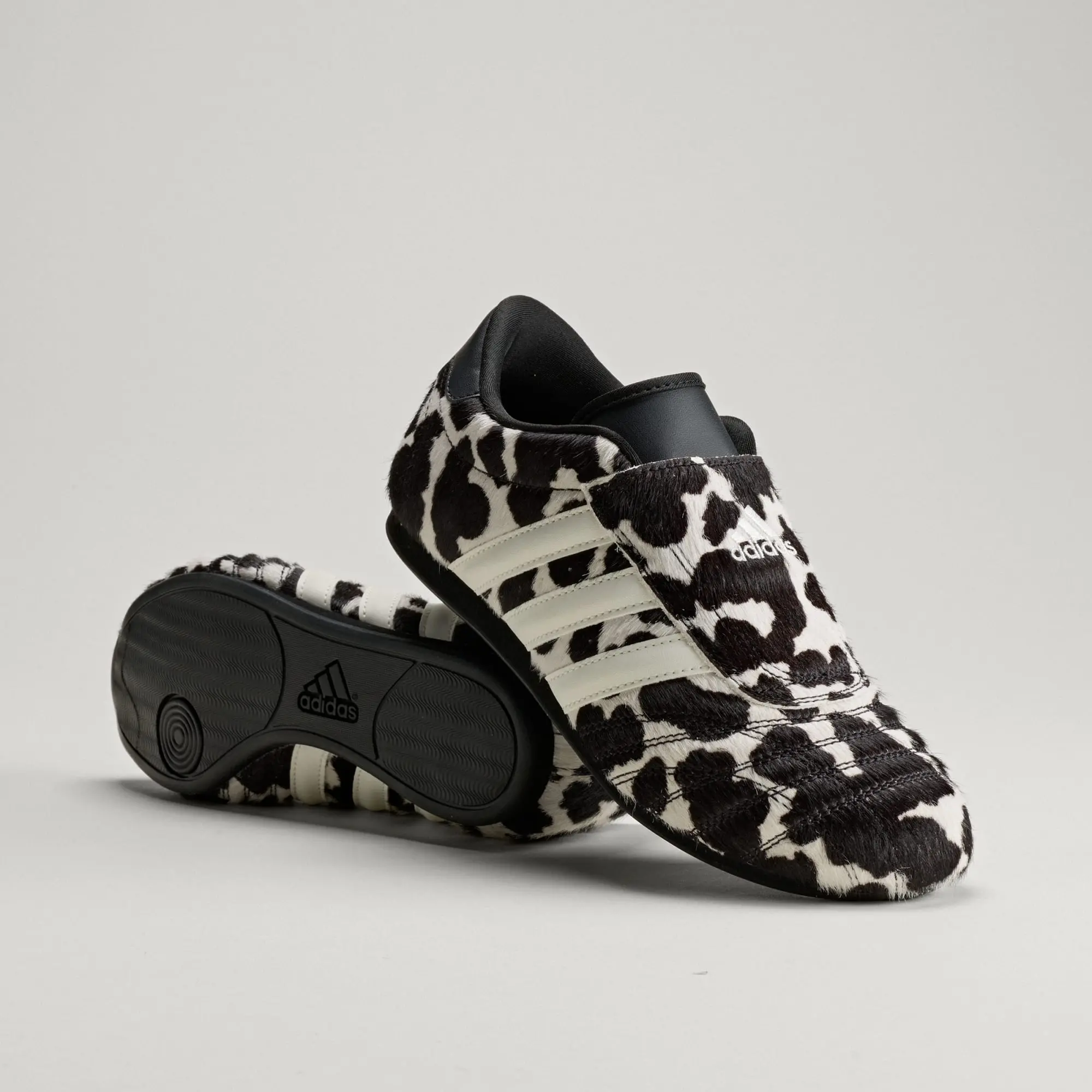 Alternative view of Giày Adidas Taekwondo 'Cow Print' KK2705