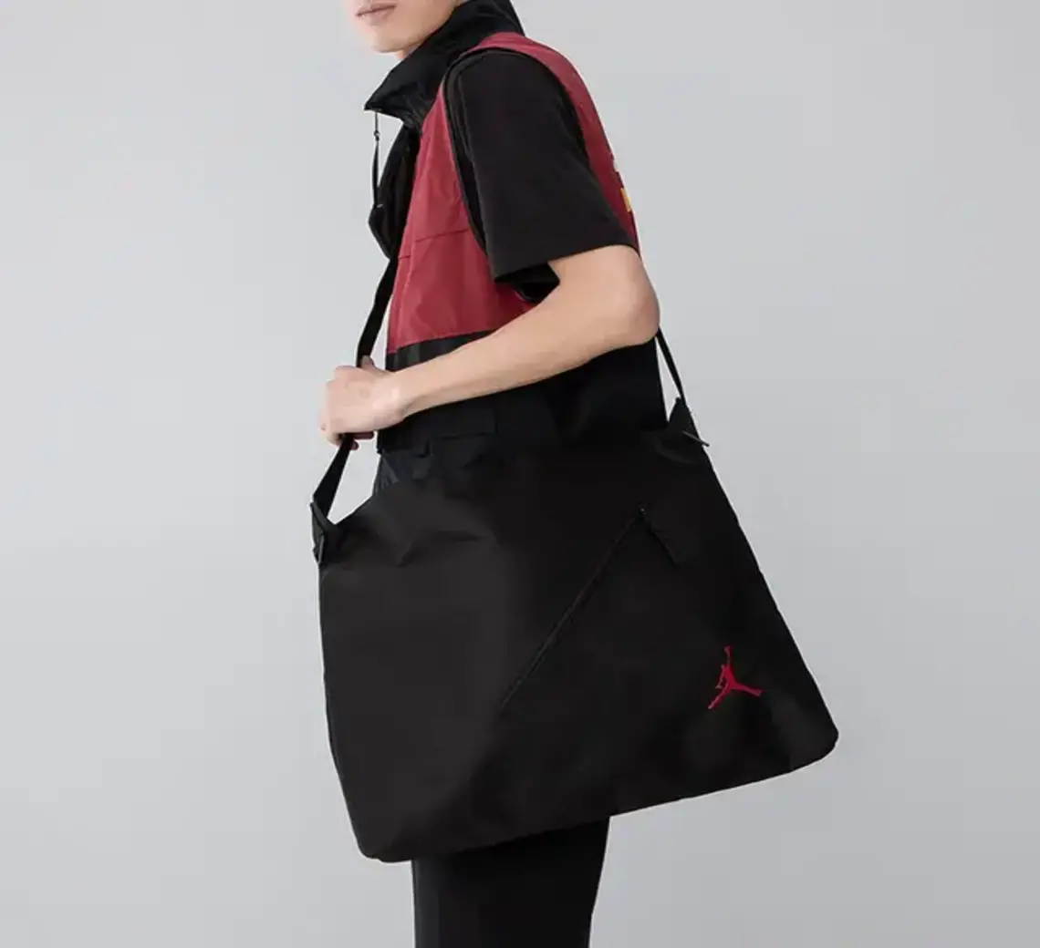 Alternative view of Túi Nike Air Jordan Shoulder Bag 'Black' JD2143008GS-001