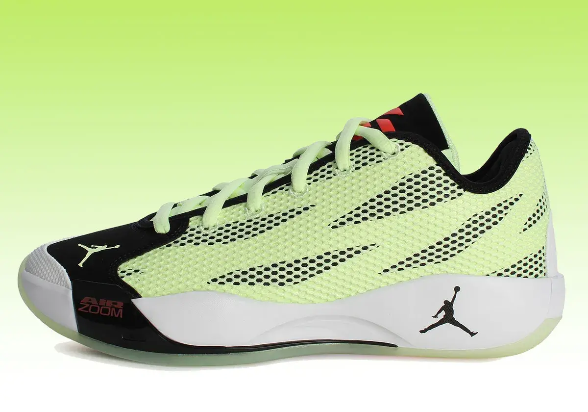 Alternative view of Giày Nike Jordan Luka .77 'Barely Volt' IF1610-700