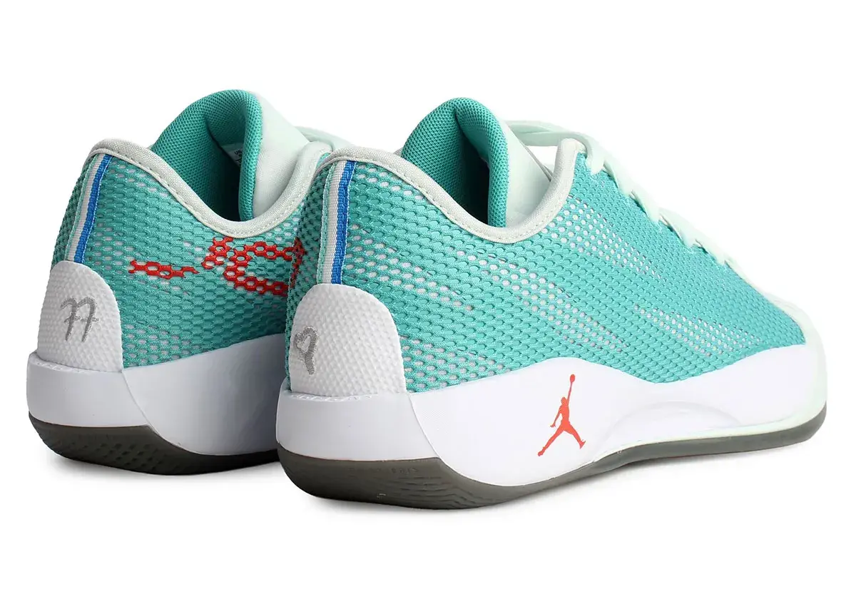 Alternative view of Giày Nike Air Jordan Luka 77 'Love Letter' IF1610-300