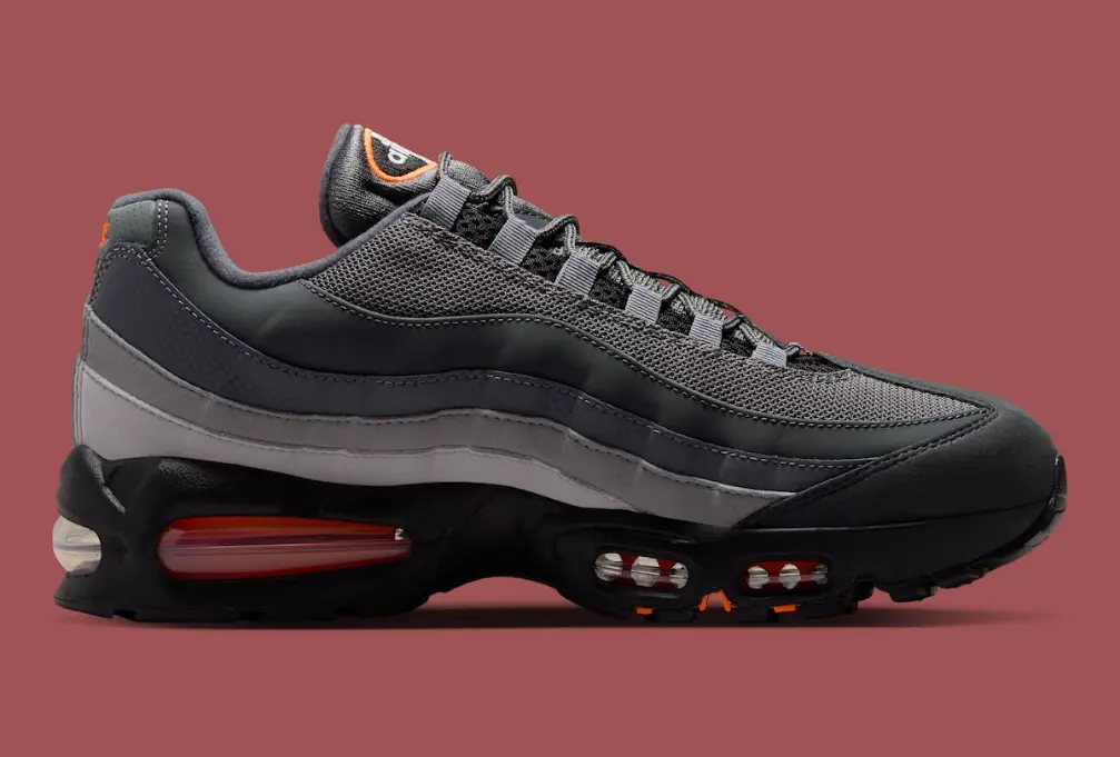 Alternative view of Giày Nike Air Max 95 'Black Total Orange' IV5767-002