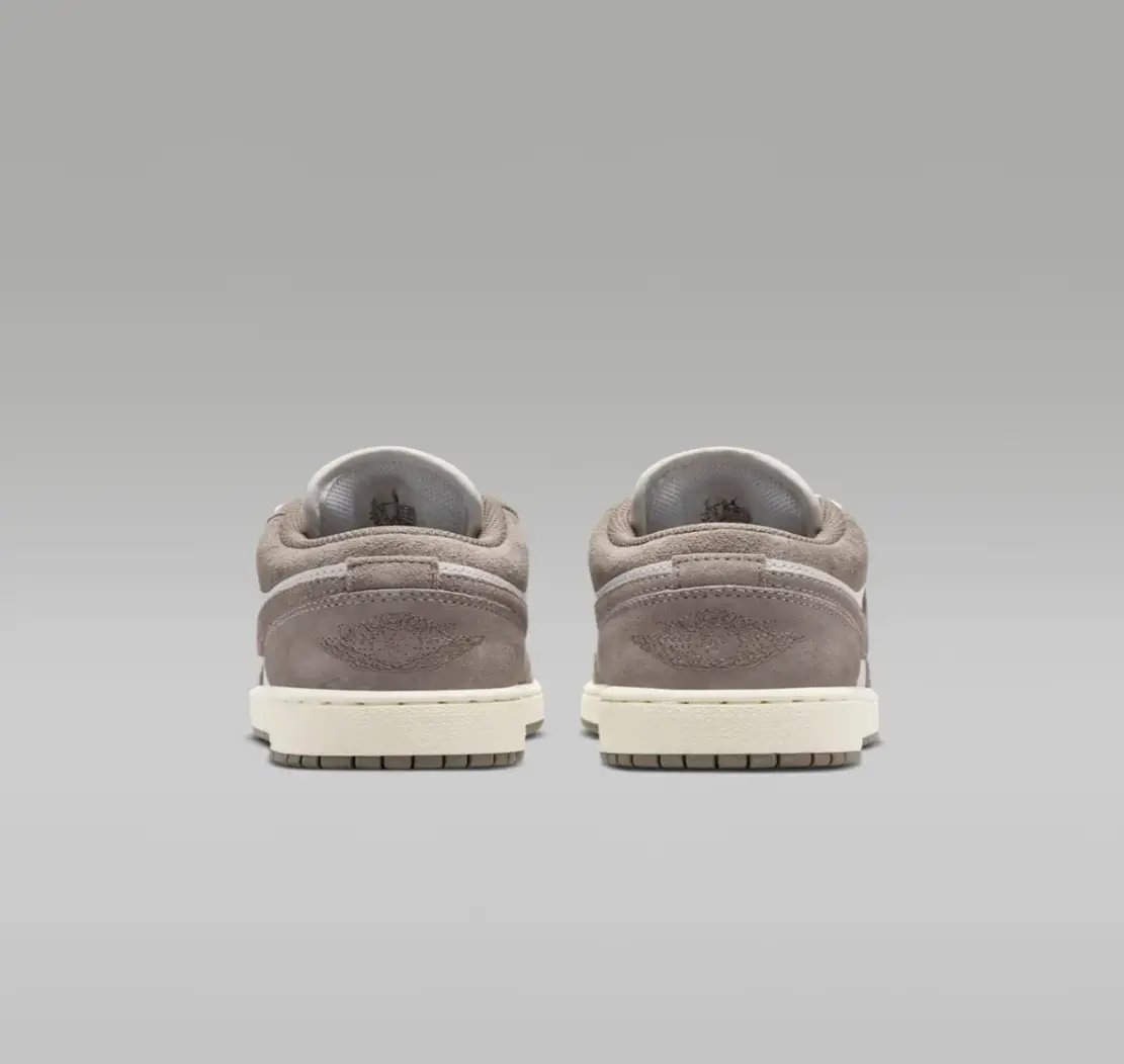 Alternative view of Giày Nike Air Jordan 1 Low 'Olive Grey' 553560-026
