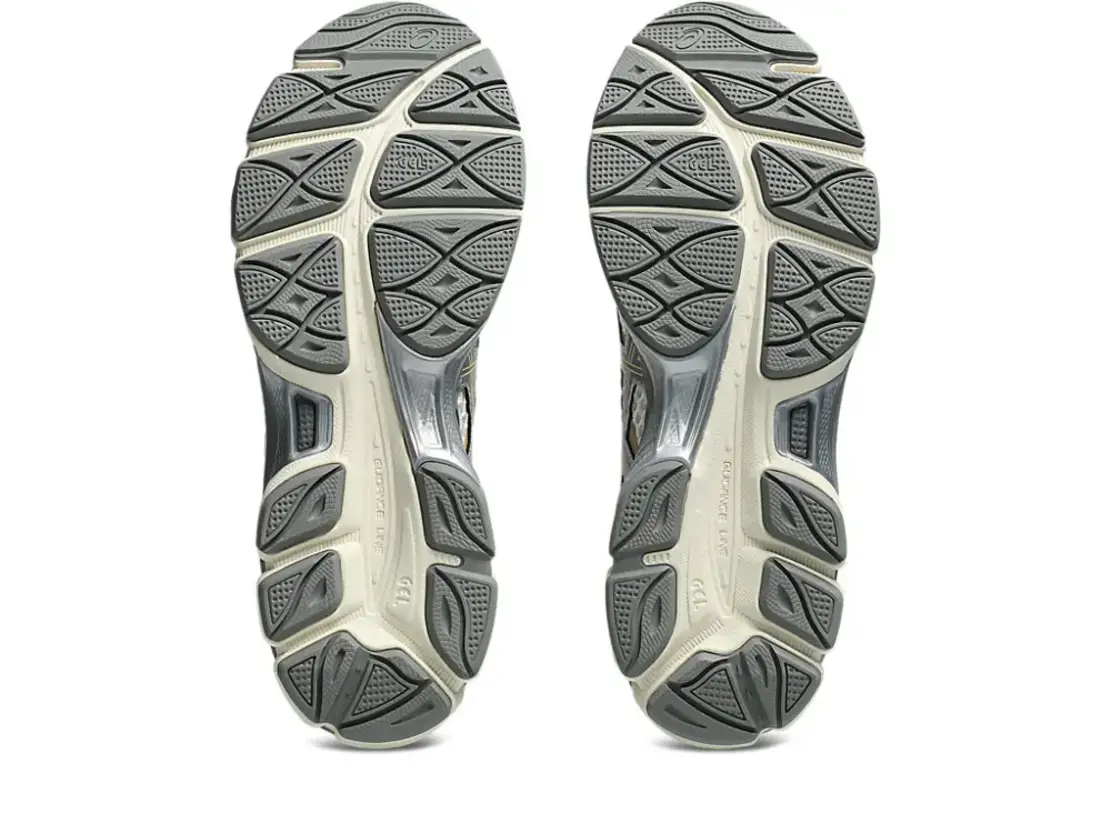 Alternative view of Giày Asics Gel-Cumulus 16 'Cream' 1203A733-101